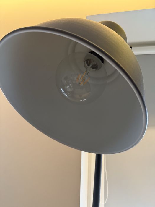 Lampa podłogowa HEKTAR