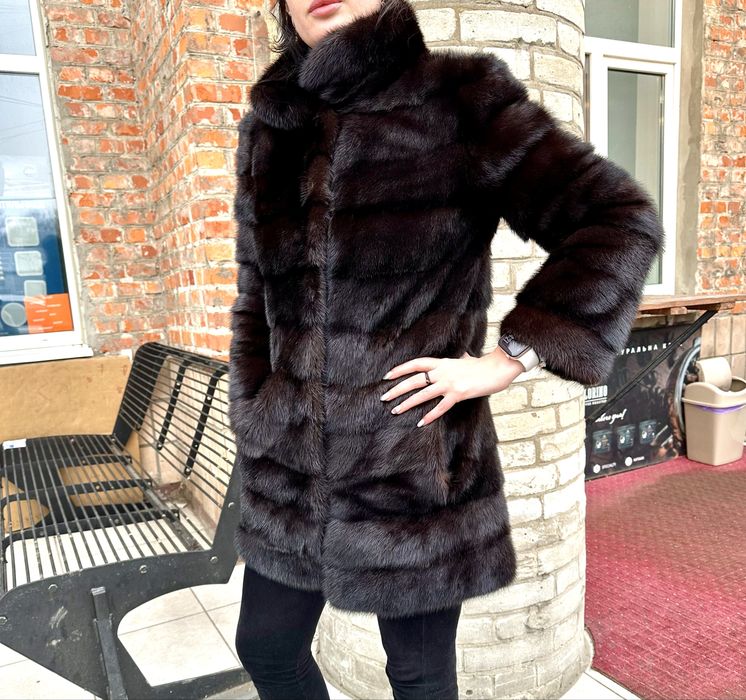 Продам норкову шубу