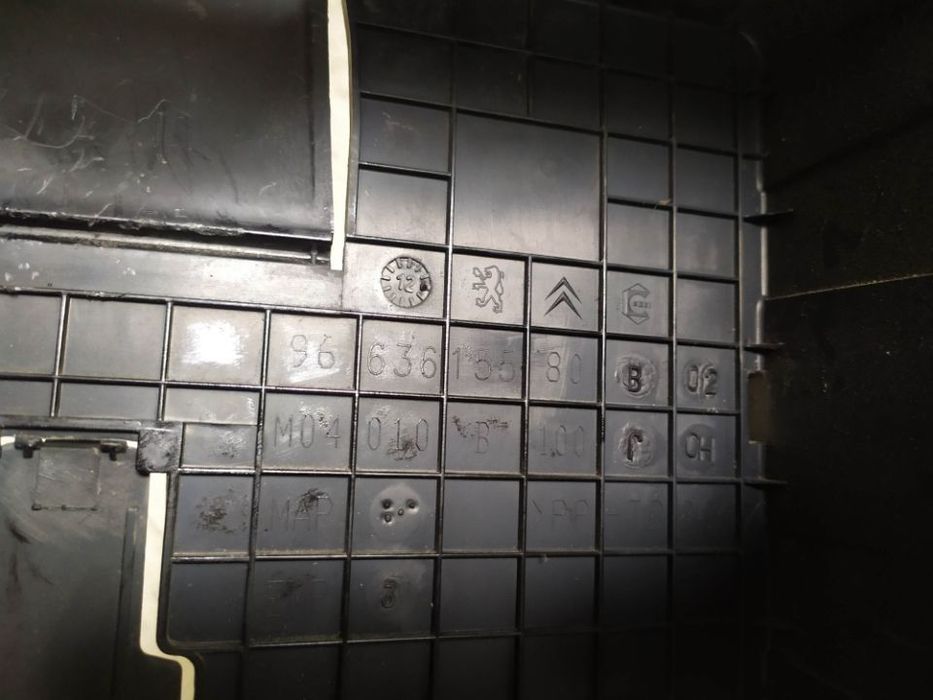 BASE / CAIXA DA BATERIA PEUGEOT 308 3008 9663615580