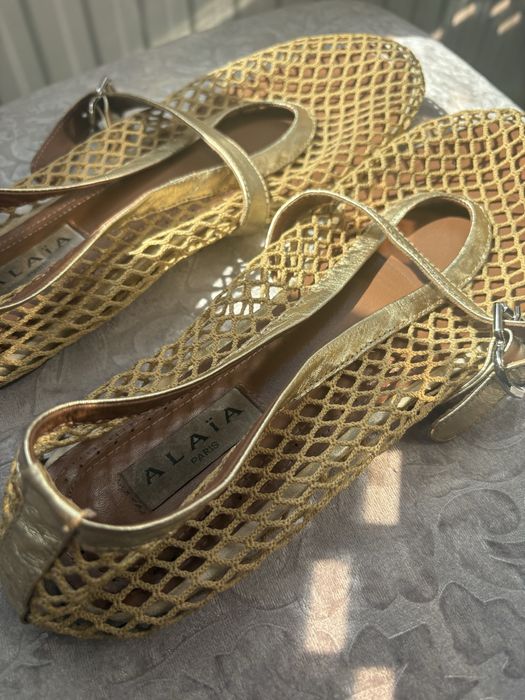 ALAIA  балетки  сетка бежевые золото