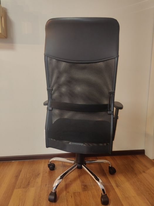 Krzesło biurowe obrotowe / regulowane