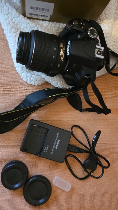 Nikon D3200 + AF-S DX 18-55 / Mochila Lowpro