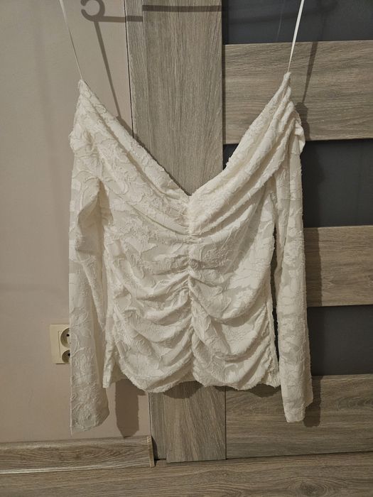 Nowa elegancka bluzka z odkrytymi ramionami mohito biała