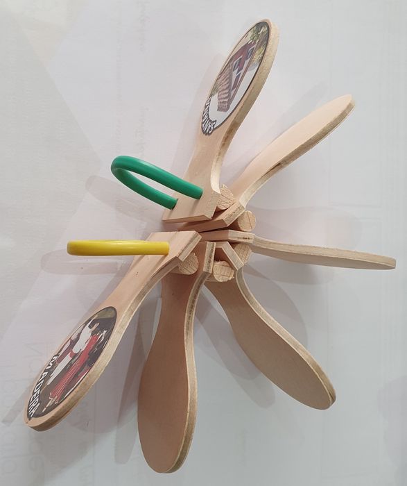 Castanholas de madeira, novas