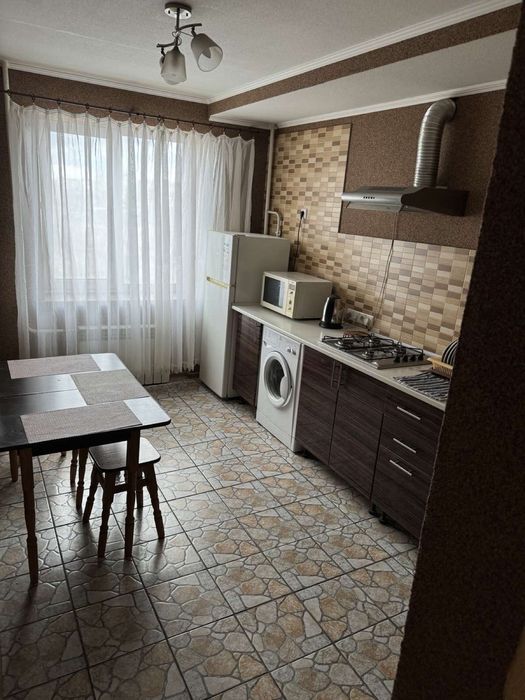 2-к квартира подобово ,дуже тепла,пр.Коцюбинського,78,смартТВ,вокзали