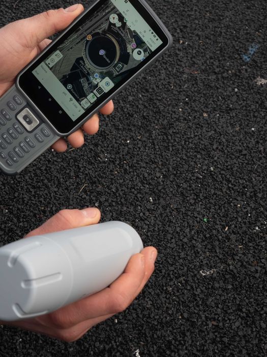 Odbiornik GNSS RTK FJDynamics V4e Tyczka Geodezyjna laserowa Rover