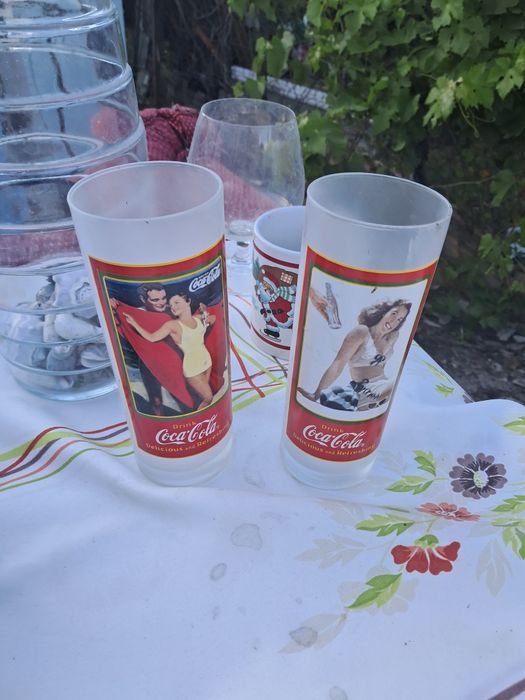 Dois copos coca cola