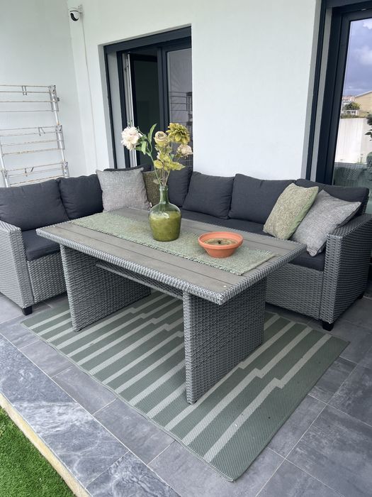 Sofas e mesa para exterior