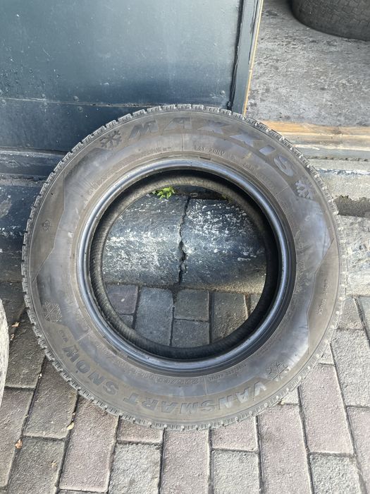 Продам шини р16 225/65