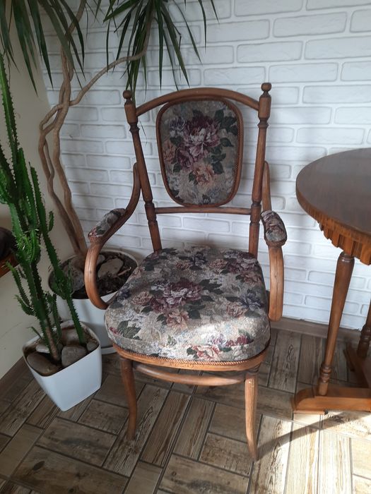 Старинные Венские кресла Войцехов