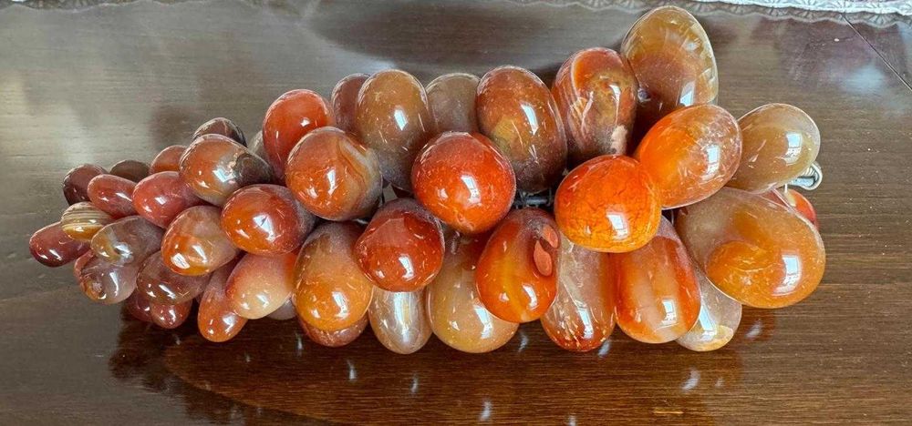 Uvas decorativas em pedra especial