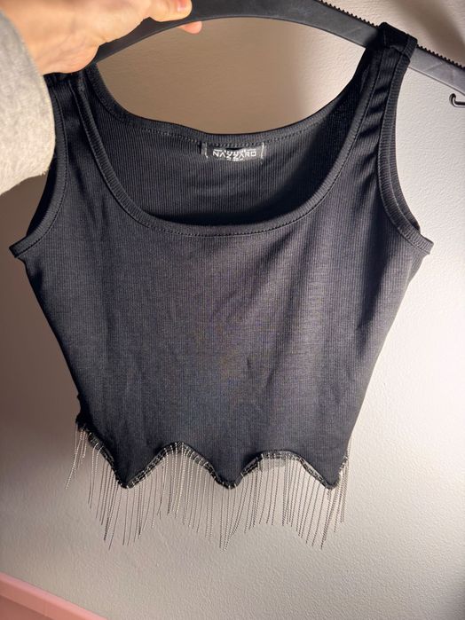 Топ чорний з вісюльками