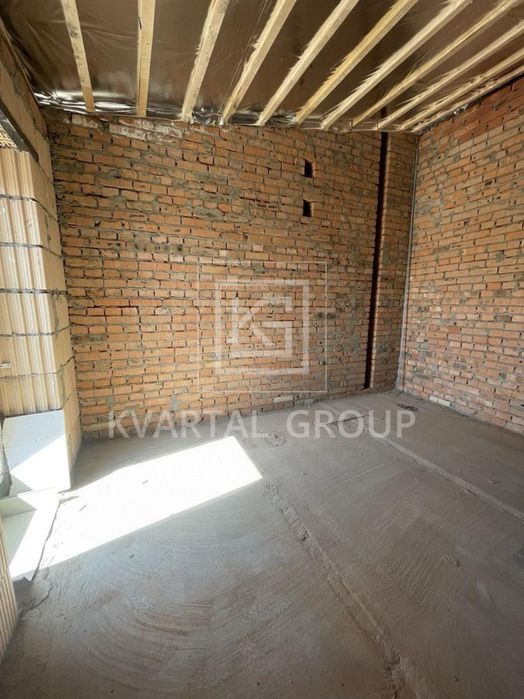 Дуплекс з великою ділянкою в центрі Дмитрівки. Сучасний дизайн