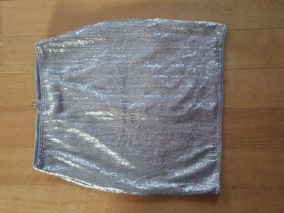 Srebrna spódnica mini z cekinami