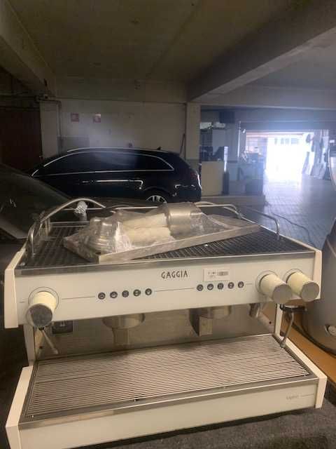 Máquina de café de dois grupos