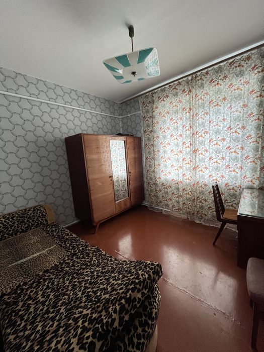 Здається 3-кімнатна квартира на довгий термін