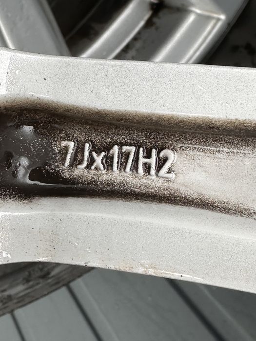 Peugeot 5x108* 215/55/17* jak nowe* zima