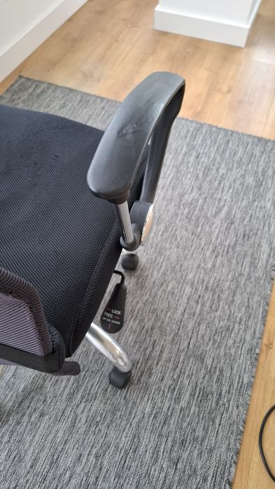 Cadeira escritório giratória