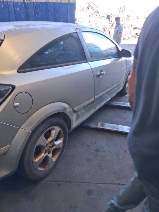 Opel Astra Gtc H para peças