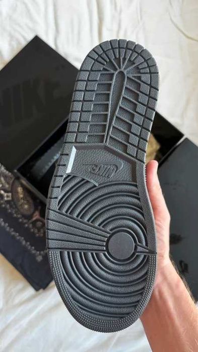 Jordan 1 Retro Black Phantom R.37.5