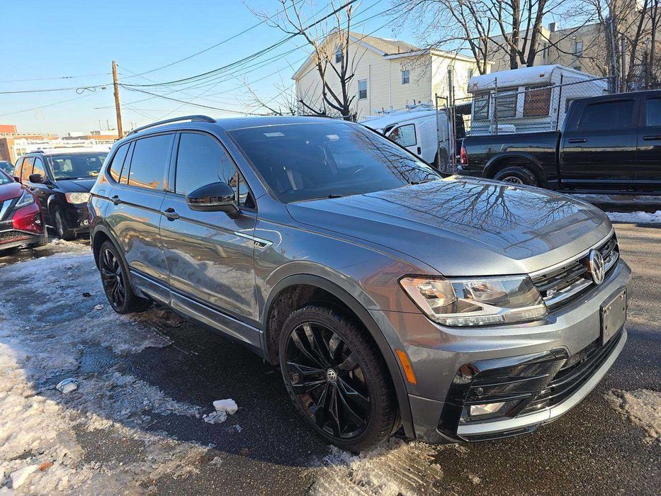 Volkswagen Tiguan SE R-Line Black 2021 — стиль и полный привод