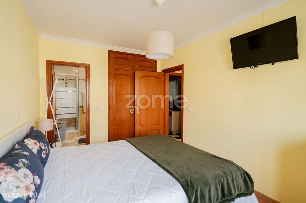 Apartamento T3 Renovado com Suite e Arrecadação