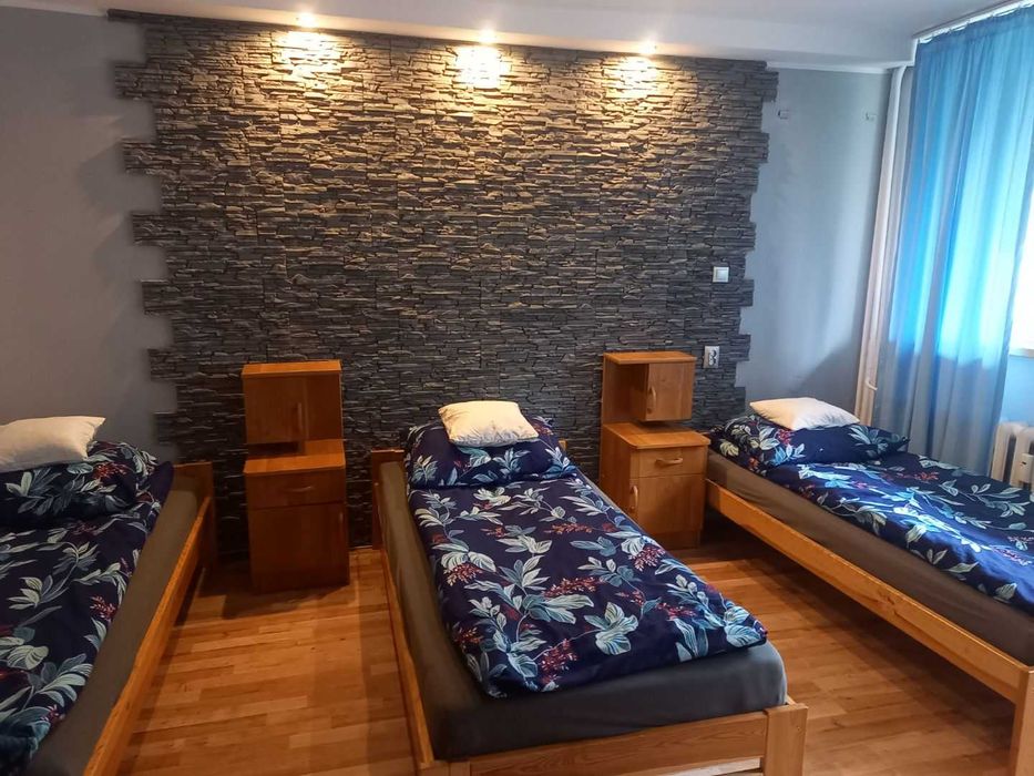 Dąbrowa, Tucznawa, noclegi dla pracowników