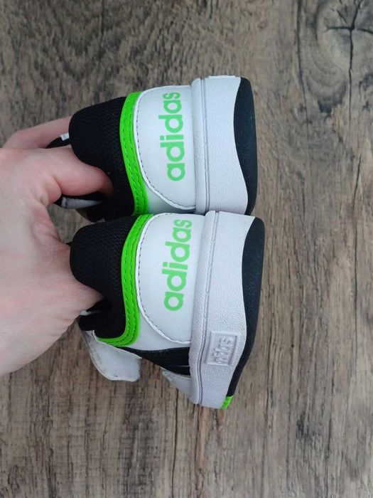 Adidas дитячі кросівки кеди кросовки / Nike хайтопи на хлопчика 22-23р