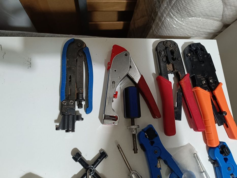 Várias chaves pra telecomunicações