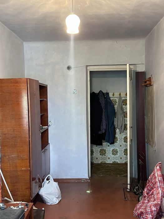 Продаж Тесленка 20, площа Володимира Великого, пл. Артема, під ремонт