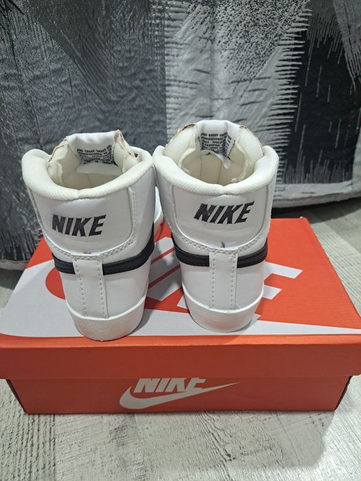 Sapatilha Nike blazer mid 77