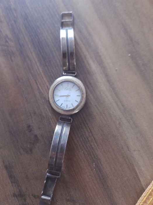 Srebrny Zegarek damski firmy osin.