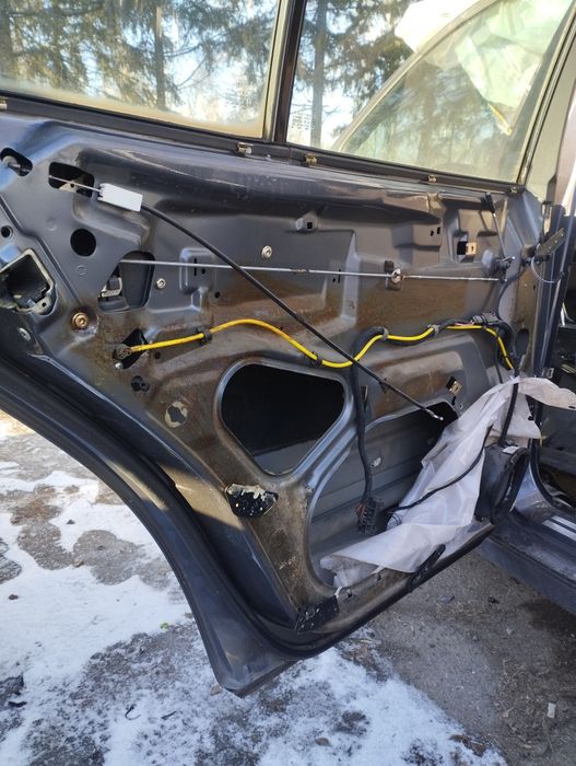 Двери mercedes Benz w210 разборка