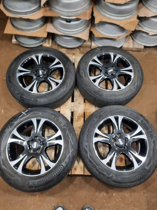 Колеса Toyota Subaru R 15 є інші колеса див . (УСІ ОГОЛОШЕННЯ АВТОРА)