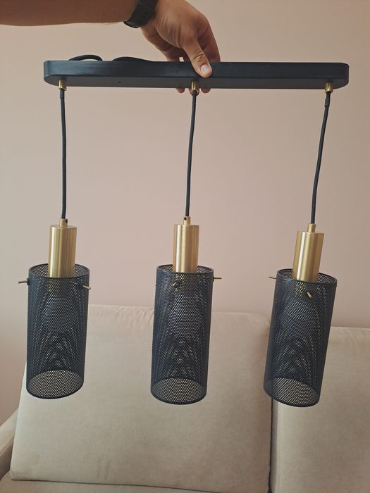 Lampa sufitowa .