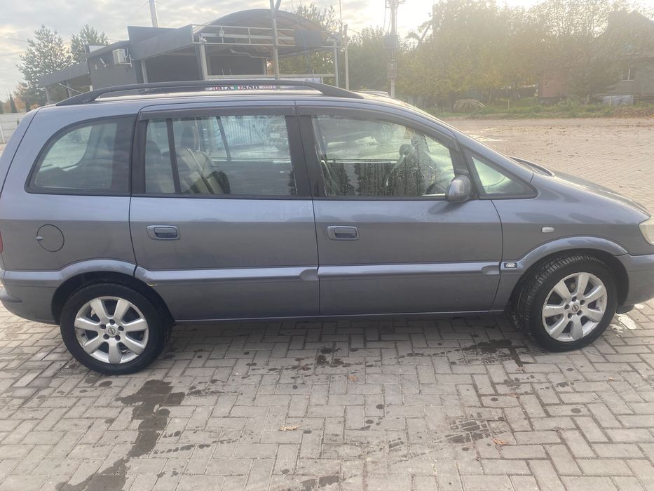 Opel Zafira 1.8 бензин