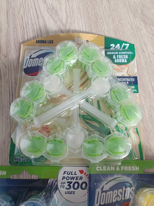 Domestos ,zawieszka  do WC 3 szt