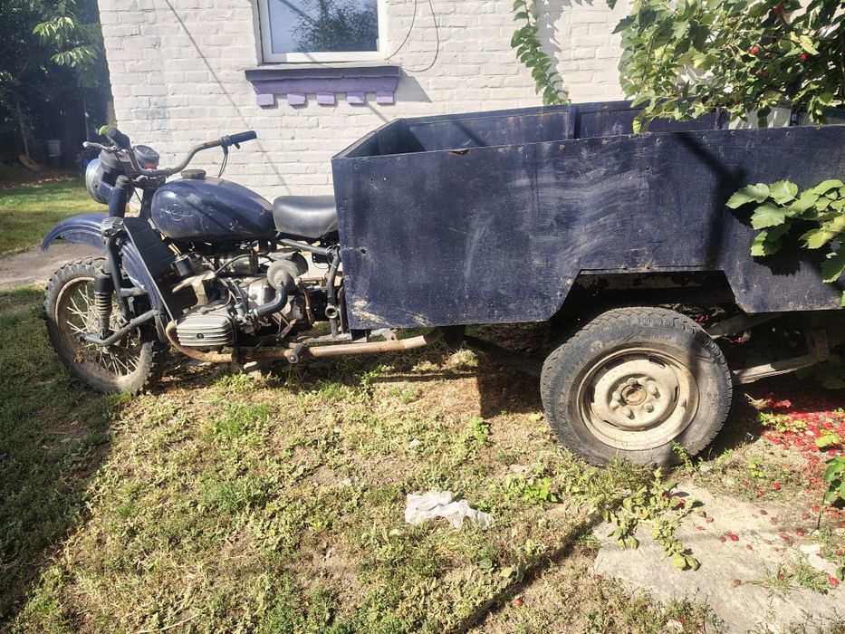 Продам дуже файного помічника в господарстві  з документами. Торг