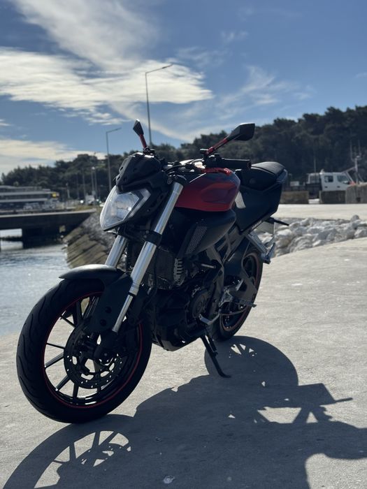 Yamaha MT-125 Vermelha