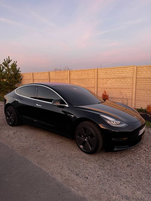 Tesla model 3 long  range dual motor