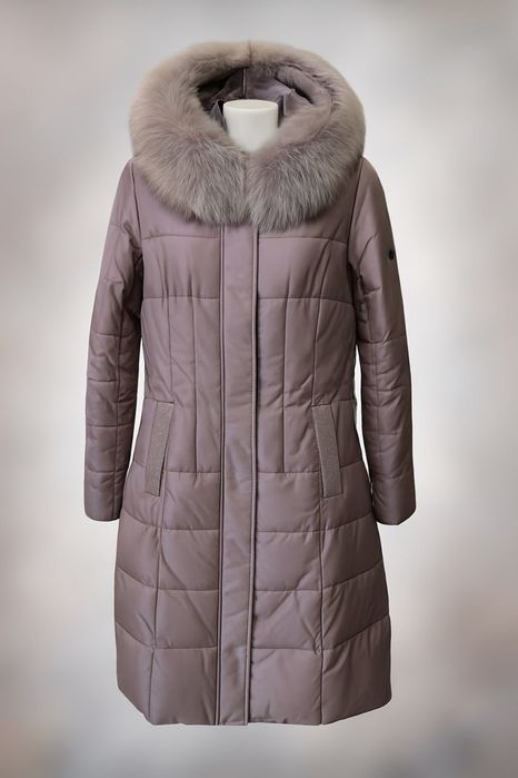 Жіночий пуховик із натуральним хутром, розмір М