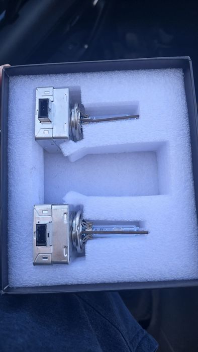 Продам ксенонові лампи Philips Xenon D3S 35W XenStart