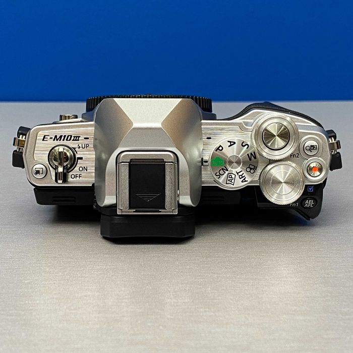 Olympus OM-D E-M10 Mark III (Corpo) - 16.1MP