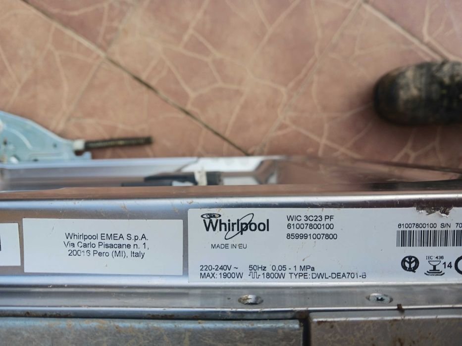 Sprzedam zmywarke whirlpool wic3C23PF czesci