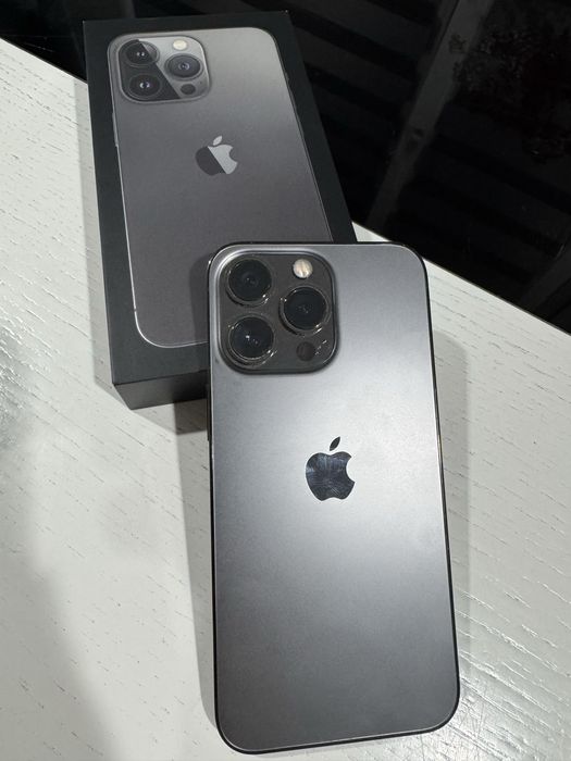iPhone 13 Pro 128GB Graphite- stan idealny + dużo etui!