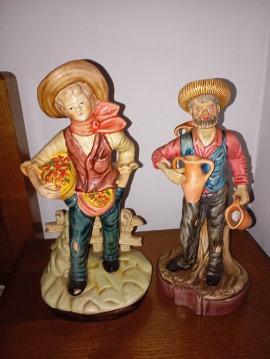 Estatuetas/figuras de cerâmica/pintadas à mão