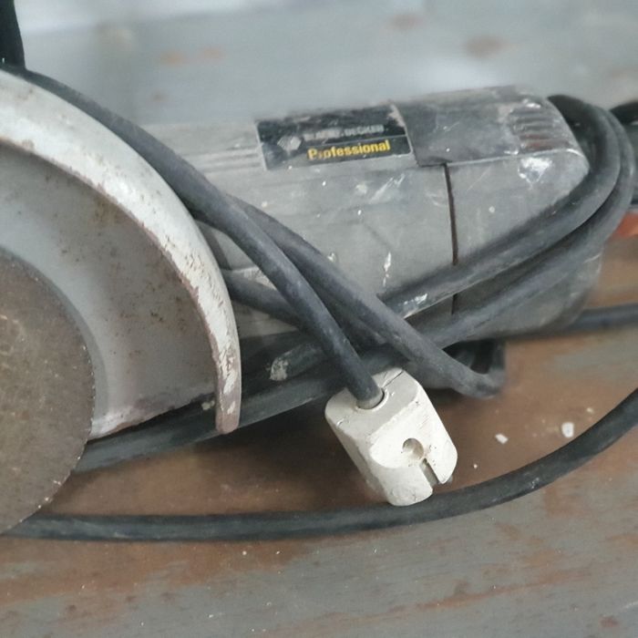 Rebarbadora Black+Decker Profissional