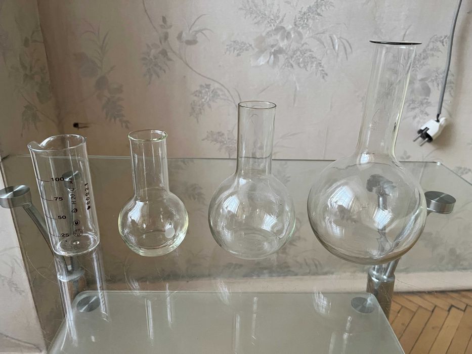 Стаканы, колбы термостойкие.