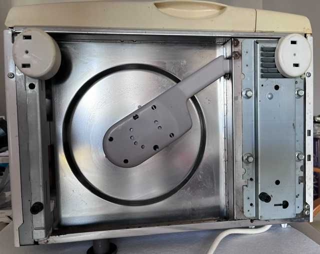 Microondas Moulinex com grelhador