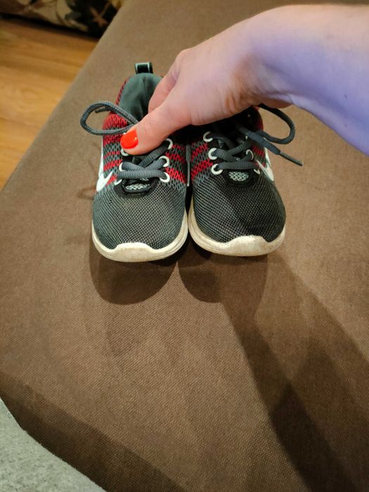 Кроссовки на мальчика.